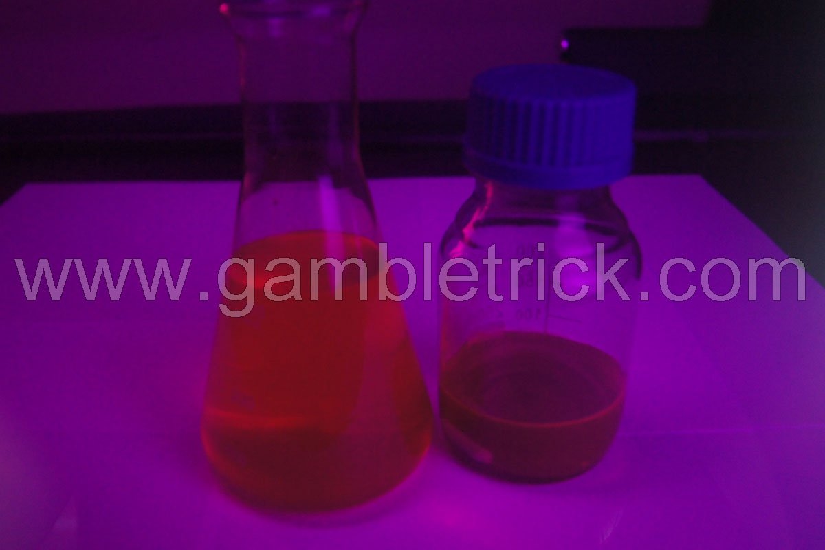  Encre lumineux pour les marques vives